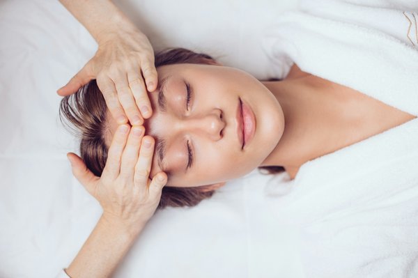 Les secrets du magnétiseur guérisseur pour votre bien-être